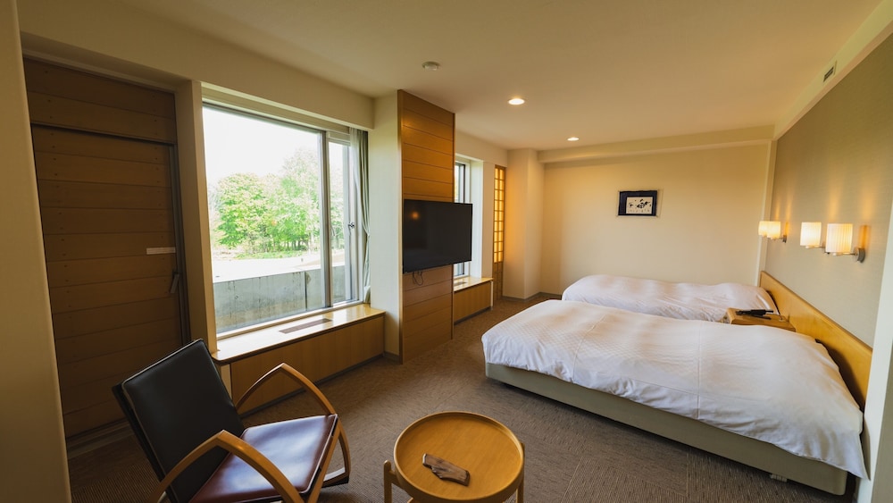 スーペリア ツインルーム ガーデン ビュー0 | 富良野ホテル