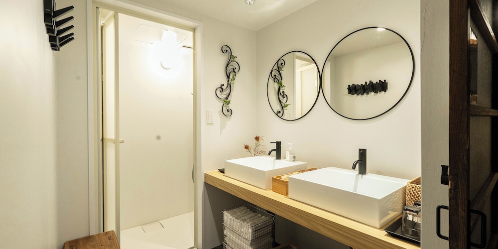 トラディショナル ヴィラ レイクビュー バスルームのシンク0 | THE LAKE 河口湖暮らし