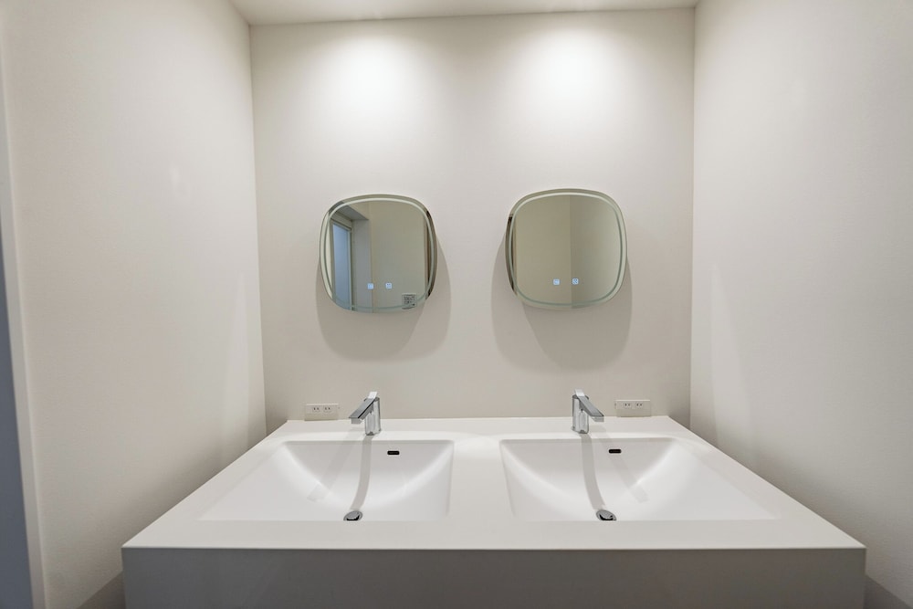 ヴィラ バルコニー シービュー バスルーム1 | theView 三浦市晴海町