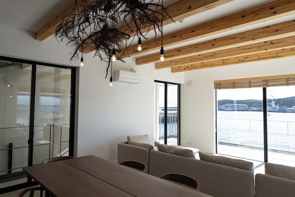 ヴィラ バルコニー シービュー 客室22 | theView 三浦市晴海町