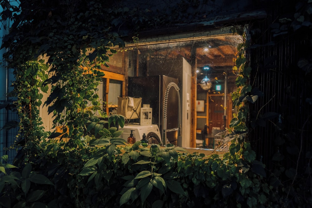 外観1 | Ivy Place Harajuku Urban Steel Teahouse