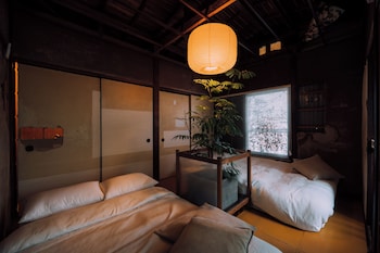 Ivy Place Harajuku Urban Steel Teahouse