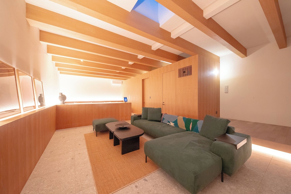 スーペリア ツインルーム リビング エリア1 | ホテル 二灯