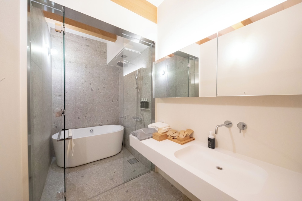 スーペリア ツインルーム バスルーム0 | ホテル 二灯