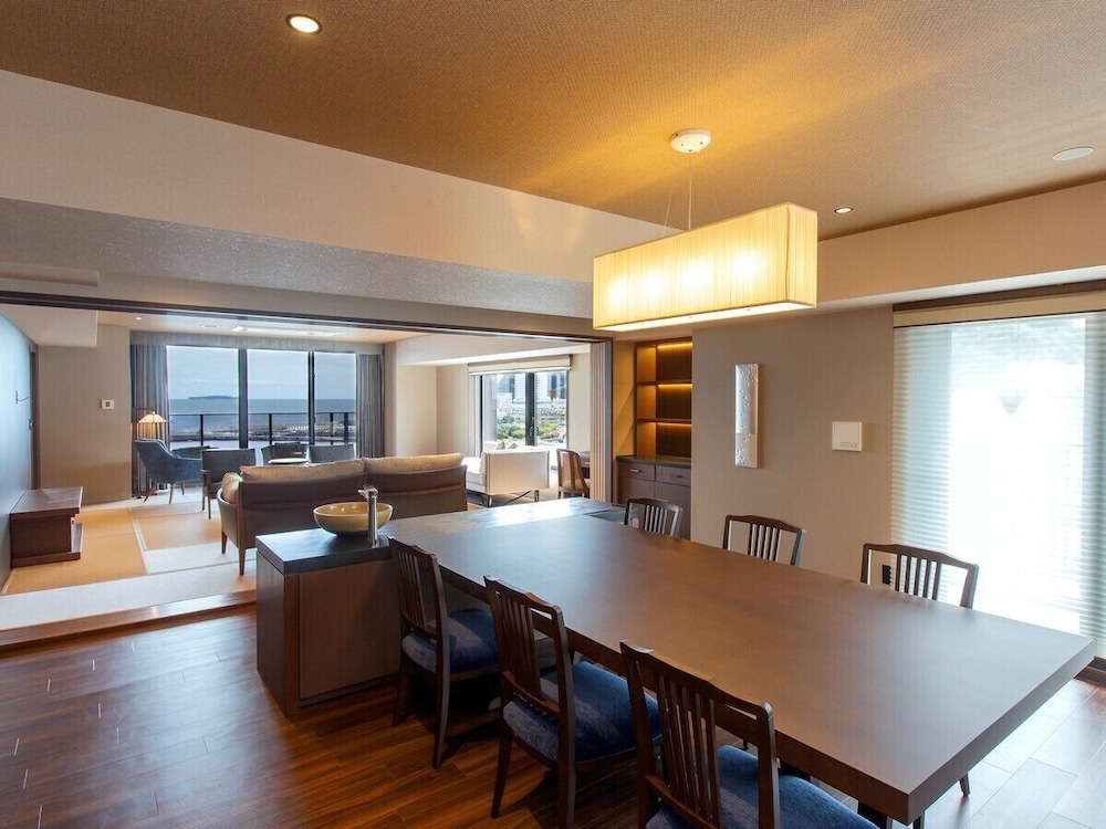 ロイヤル スイート オーシャンビュー 客室1 | 熱海 ホテル渚館