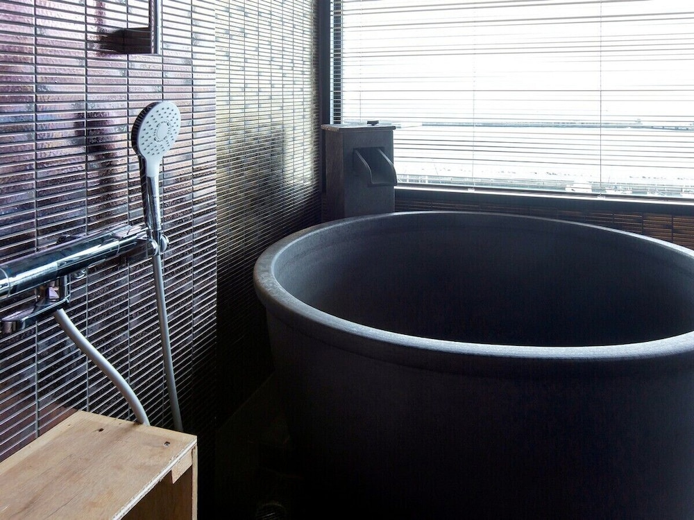 ロイヤル スイート オーシャンビュー 客室2 | 熱海 ホテル渚館