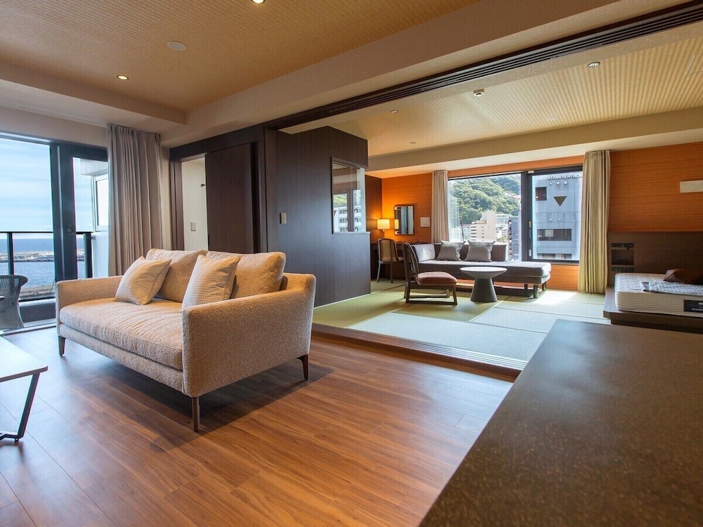 エグゼクティブ ツインルーム オーシャンビュー 客室1 | 熱海 ホテル渚館