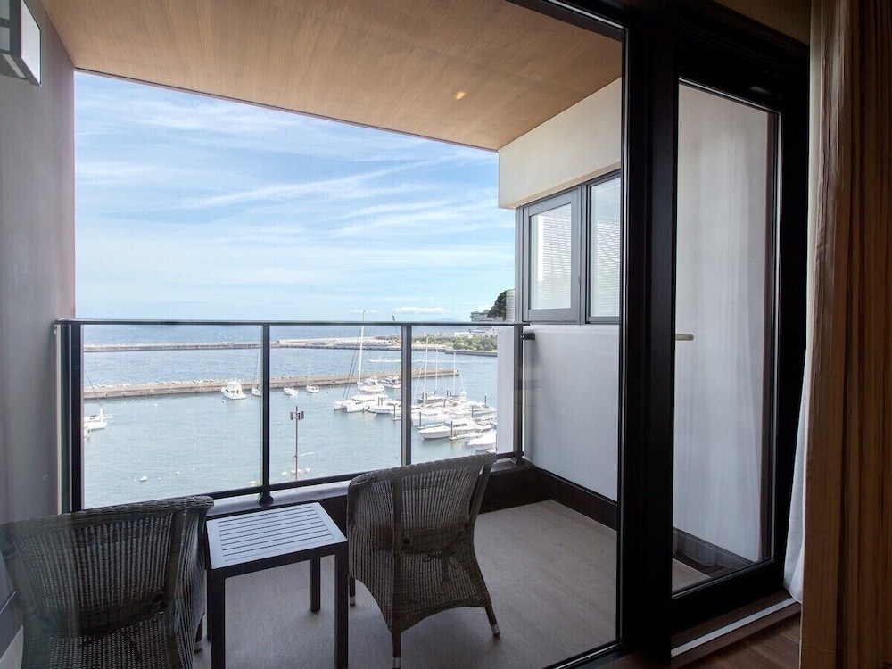 エグゼクティブ ツインルーム オーシャンビュー 客室2 | 熱海 ホテル渚館