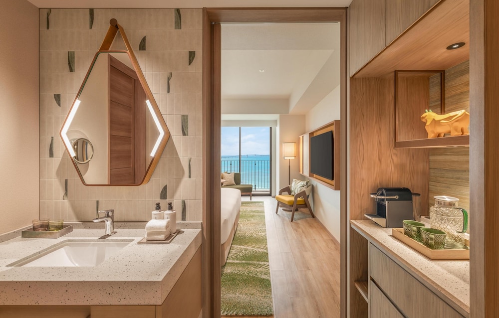 デラックス スイート シングルベッド 2 台 バスルーム0 | キャノピーbyヒルトン沖縄宮古島リゾート