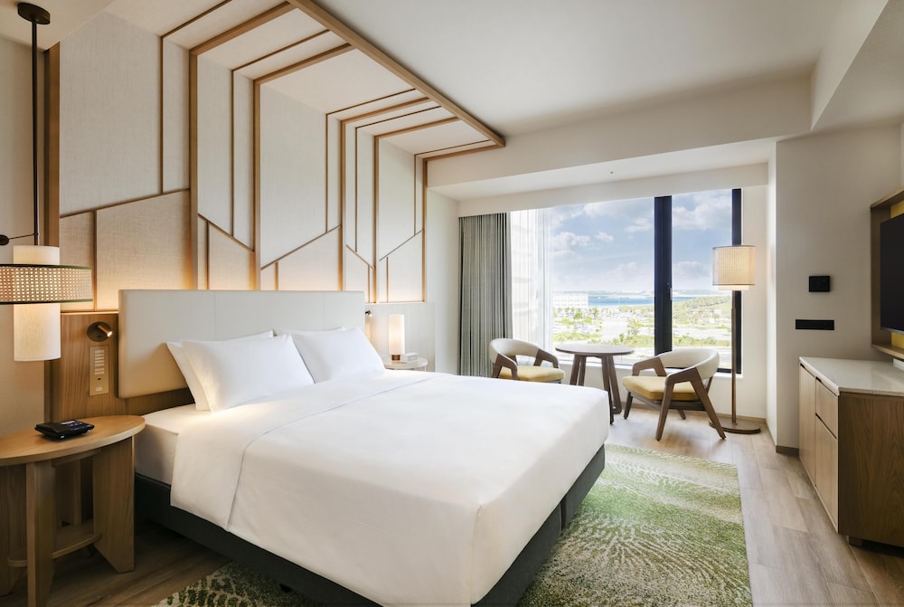 デラックス スイート キングベッド 1 台 | キャノピーbyヒルトン沖縄宮古島リゾート