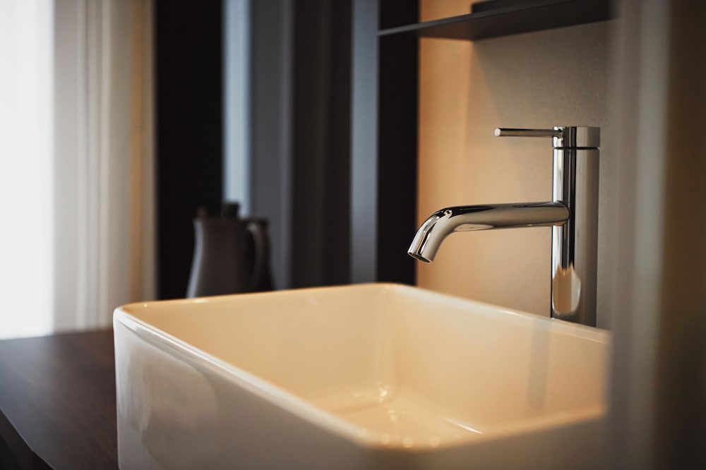 エコノミー ダブルルーム バスルーム1 | Hotel Edge Nakasu