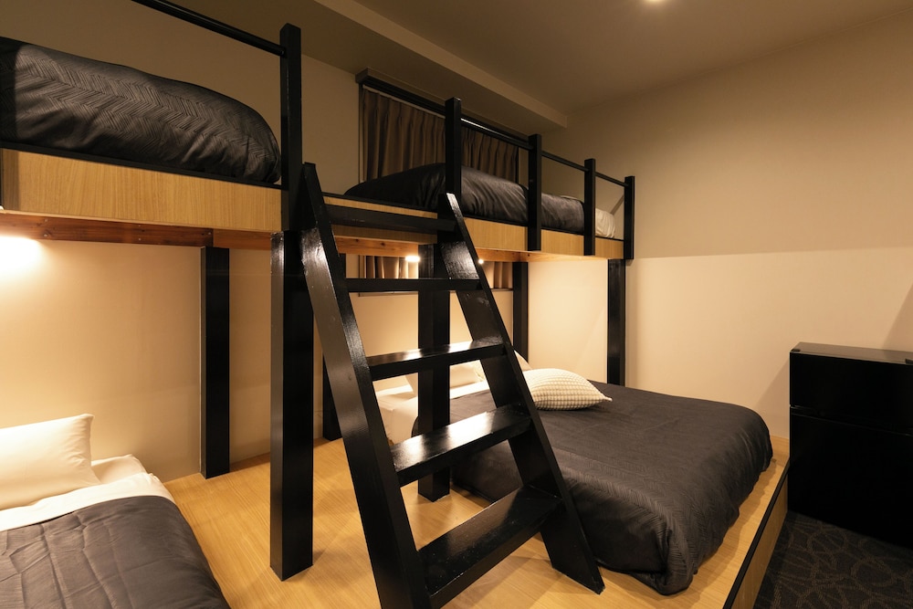 ファミリー スイート 客室13 | Hotel Edge Nakasu