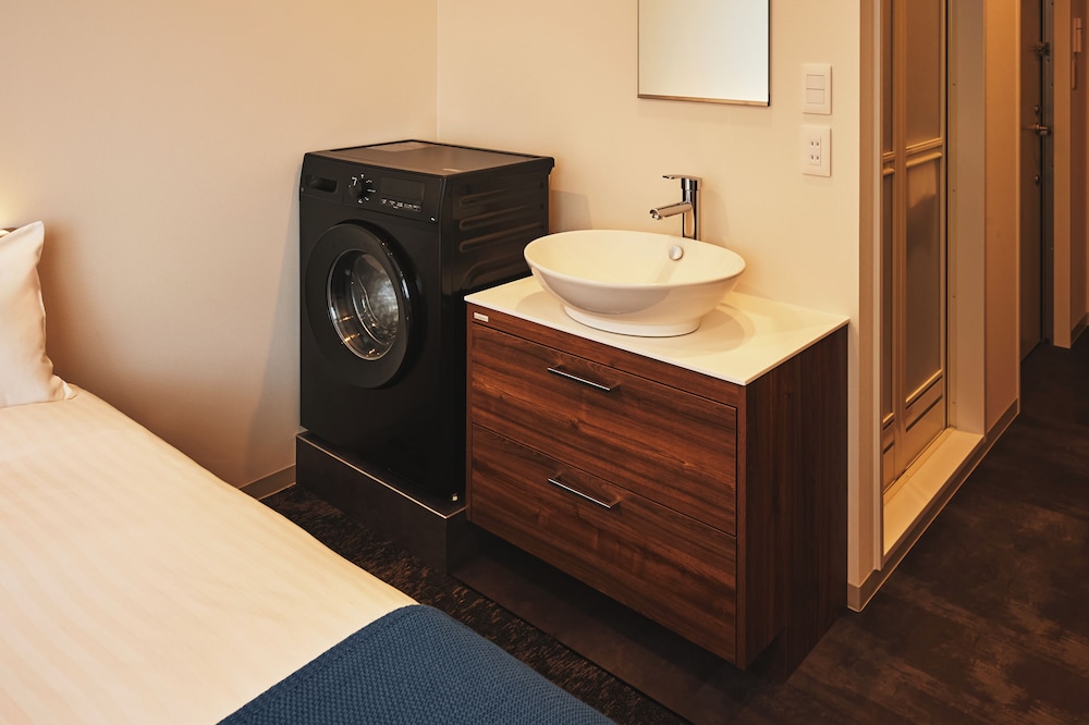 エコノミー ツインルーム バスルーム1 | Hotel Edge Nakasu