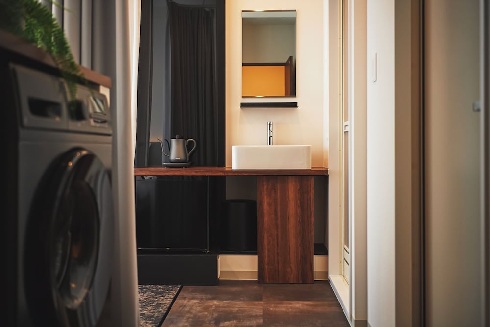 エコノミー ダブルルーム バスルーム2 | Hotel Edge Nakasu