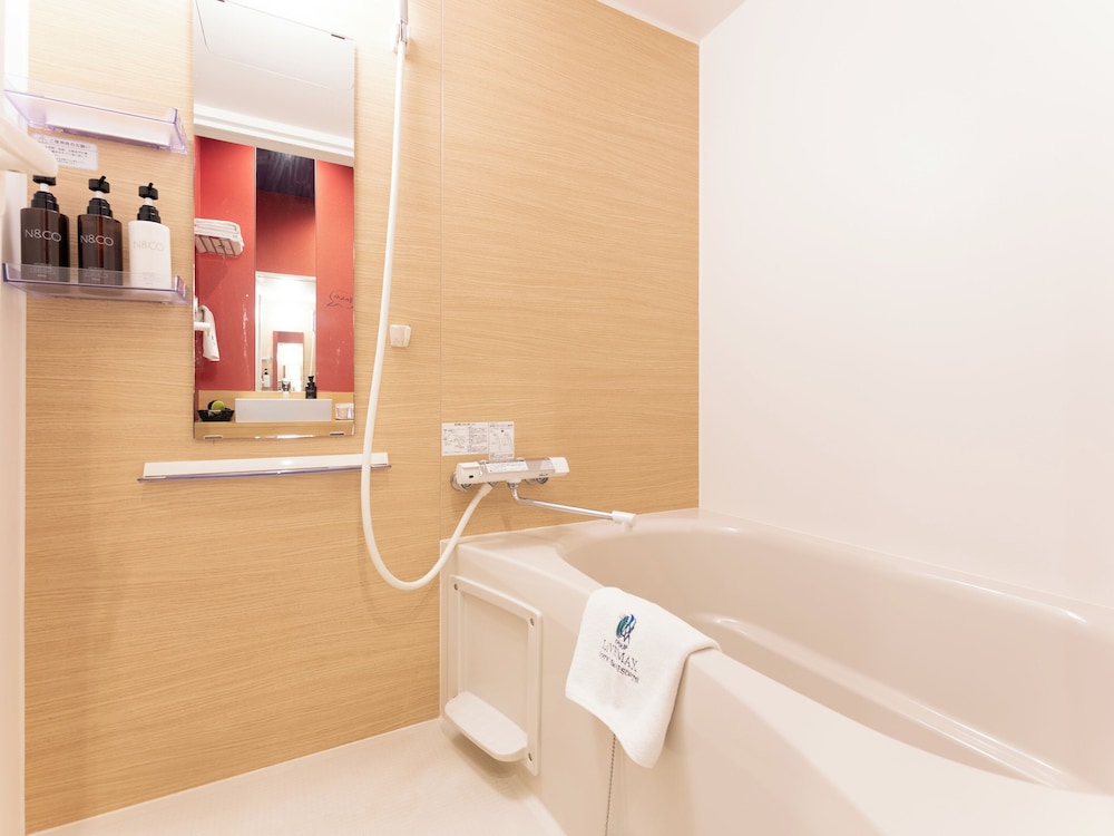 コラボレーション和洋室 禁煙 バスルーム2 | リブマックスさきしまコスモタワーホテル