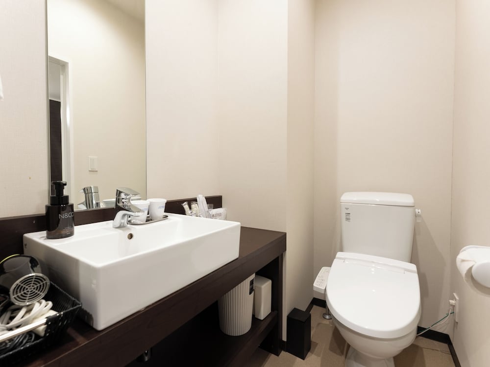 ファミリー スイート 禁煙 バスルーム0 | リブマックスさきしまコスモタワーホテル