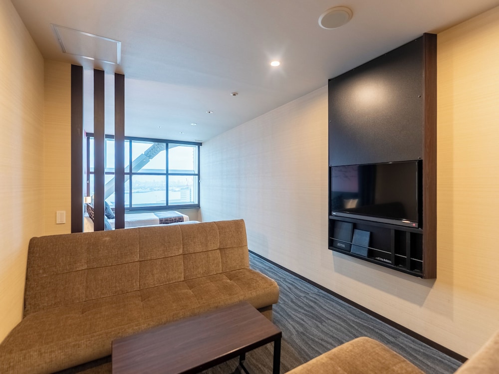 ファミリー スイート 禁煙 客室6 | リブマックスさきしまコスモタワーホテル