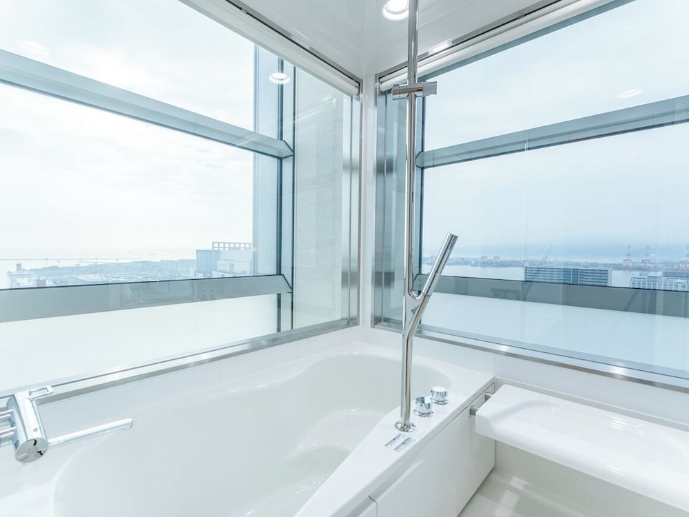 ツインルーム 禁煙 コーナー バスルーム0 | リブマックスさきしまコスモタワーホテル