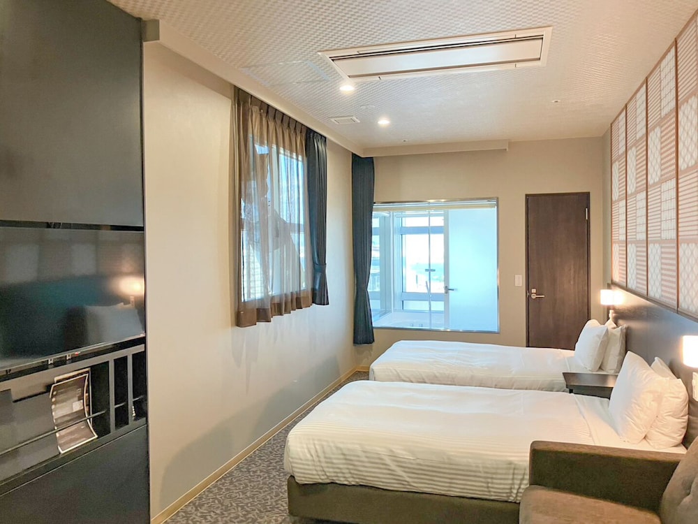 ツインルーム 禁煙 コーナー | リブマックスさきしまコスモタワーホテル