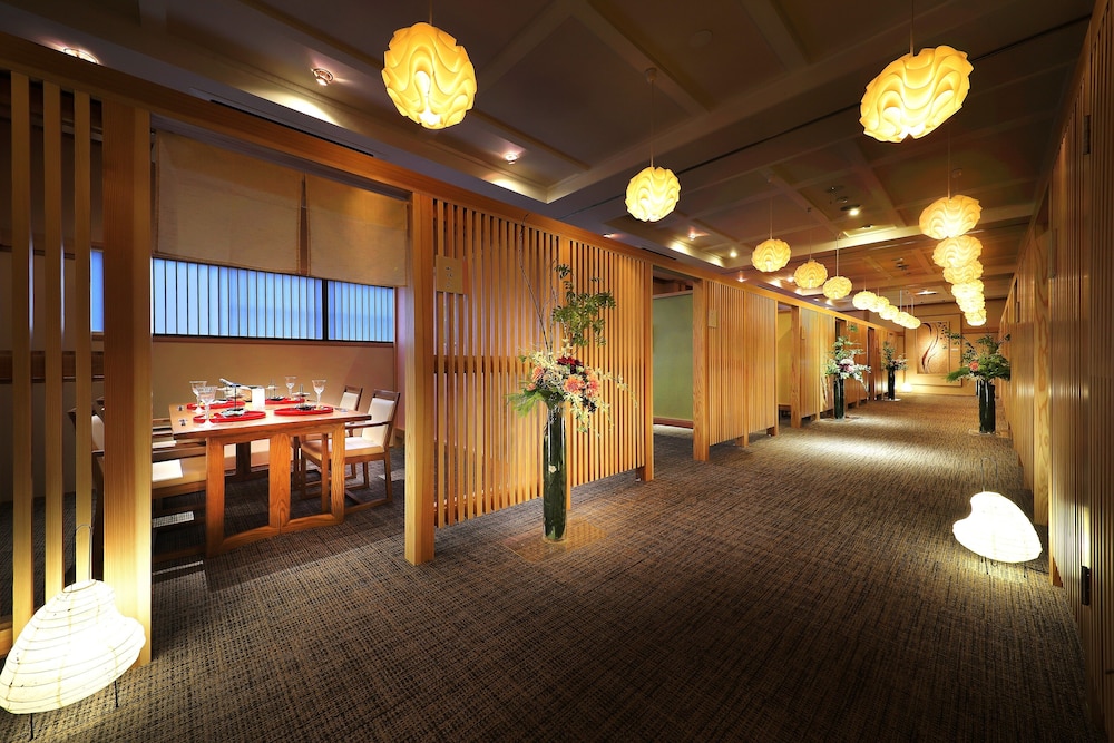 レストラン1 | 花明りの宿 月の池