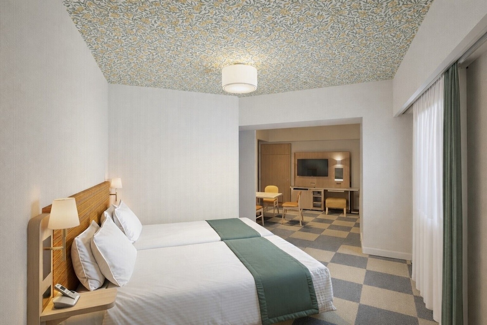 デラックス (3名利用) 禁煙 | ホテルモントレ ラ・スール那覇