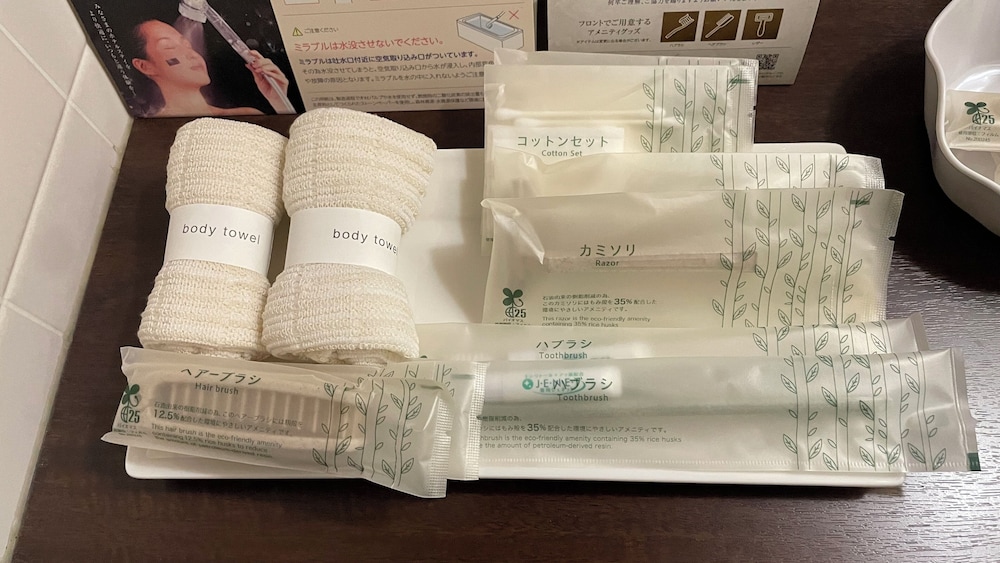 スタンダード ダブルルーム キングベッド 1 台 禁煙 客室5 | ホテルモントレ ラ・スール那覇