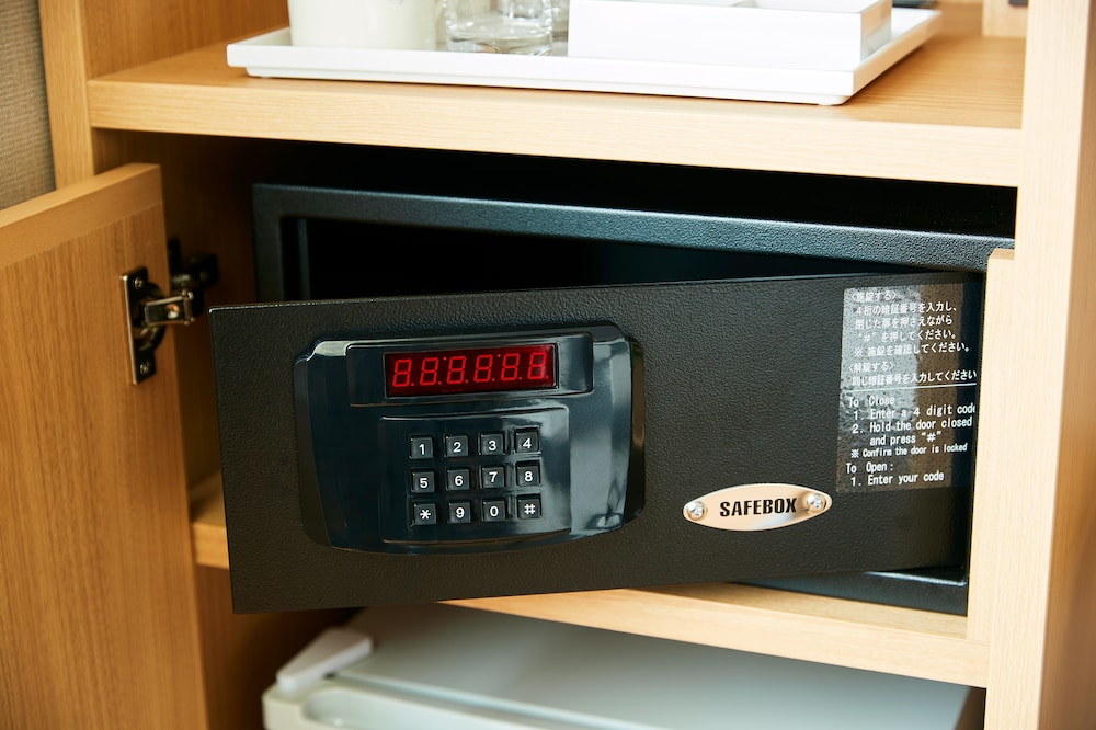 スタンダード ダブルルーム キングベッド 1 台 禁煙 客室2 | ホテルモントレ ラ・スール那覇