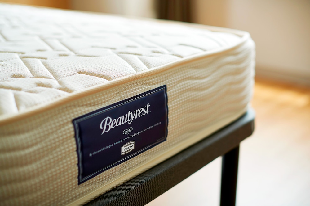 スタンダード ダブルルーム キングベッド 1 台 禁煙 客室3 | ホテルモントレ ラ・スール那覇