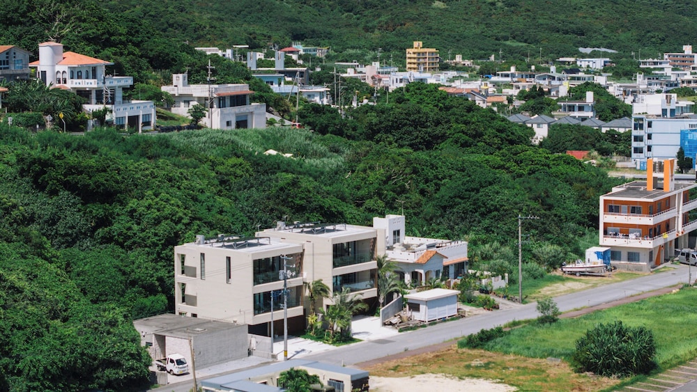 外観1 | セレヴィ南城