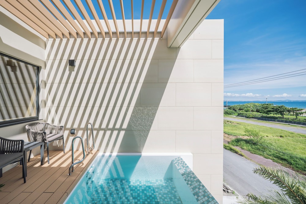 プール1 | セレヴィ南城