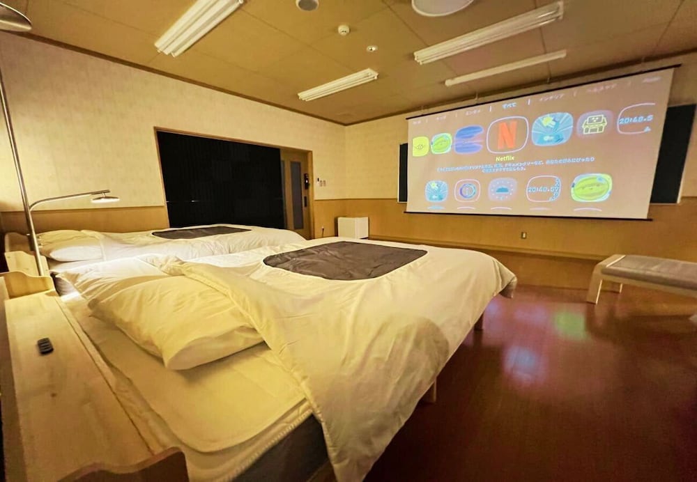 ラグジュアリー トリプルルーム ベッド (複数台) マウンテンビュー | 鈴籠城