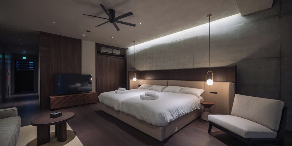 ヴィラ 3 ベッドルーム プライベートプール 客室15 | セレビィ 読谷