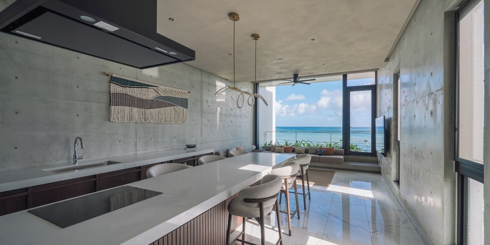 ヴィラ 3 ベッドルーム プライベートプール 客室6 | セレビィ 読谷