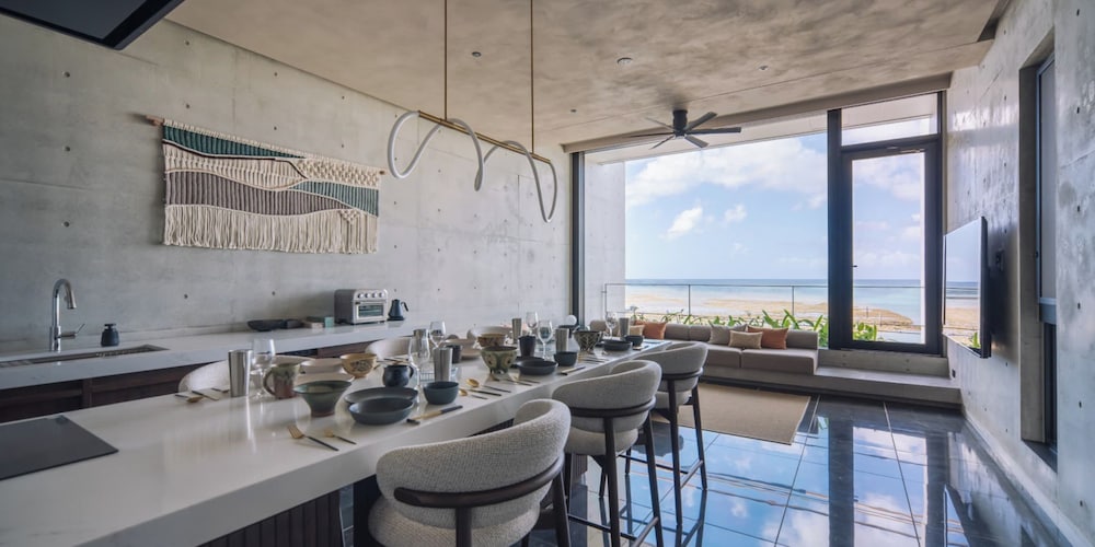 ヴィラ 3 ベッドルーム プライベートプール 客室25 | セレビィ 読谷