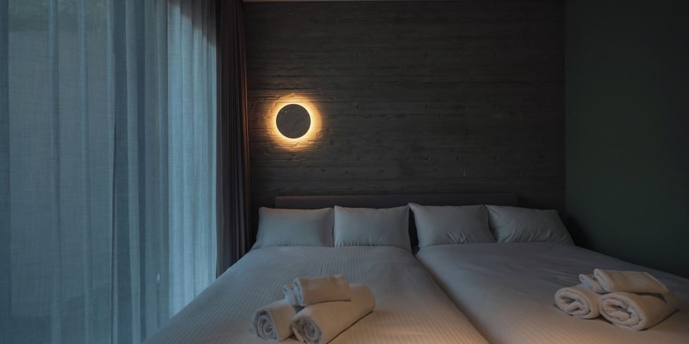 ヴィラ 3 ベッドルーム プライベートプール 客室18 | セレビィ 読谷