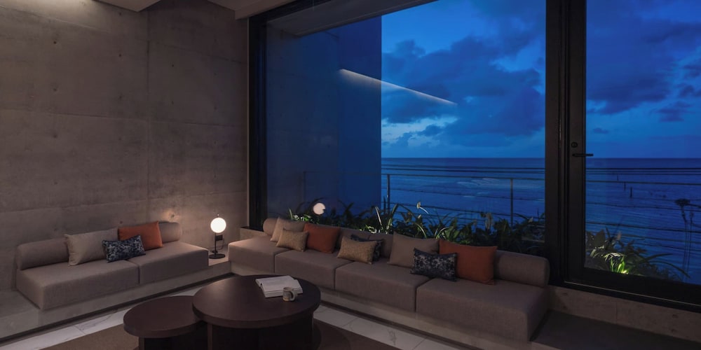 ヴィラ 3 ベッドルーム プライベートプール 客室19 | セレビィ 読谷