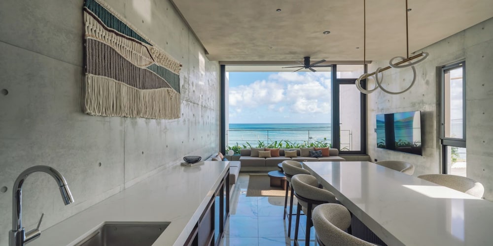 ヴィラ 3 ベッドルーム プライベートプール 客室12 | セレビィ 読谷