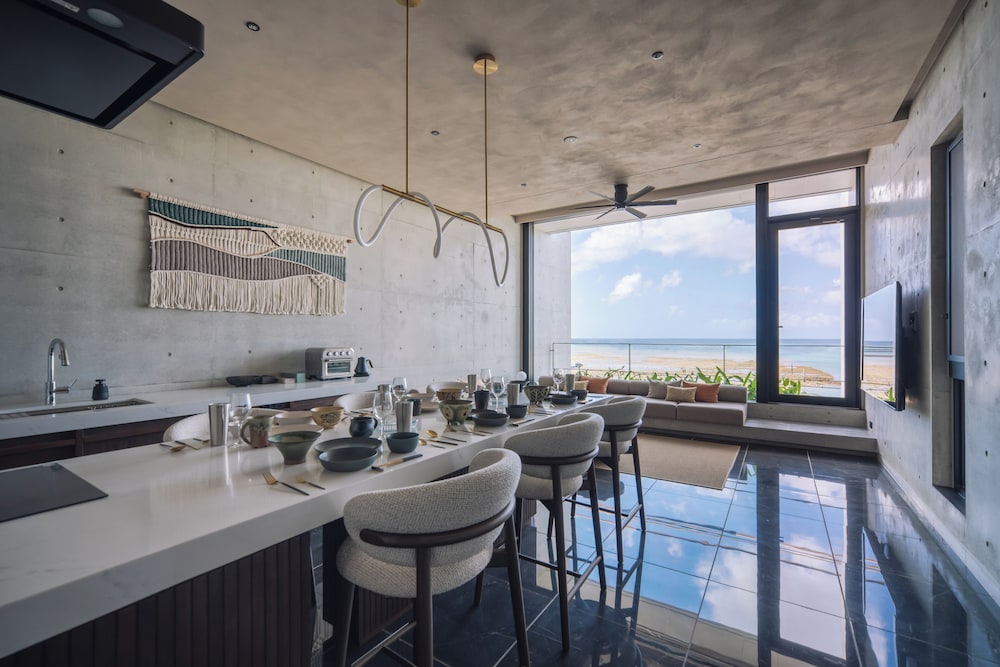 ヴィラ 3 ベッドルーム プライベートプール | セレビィ 読谷