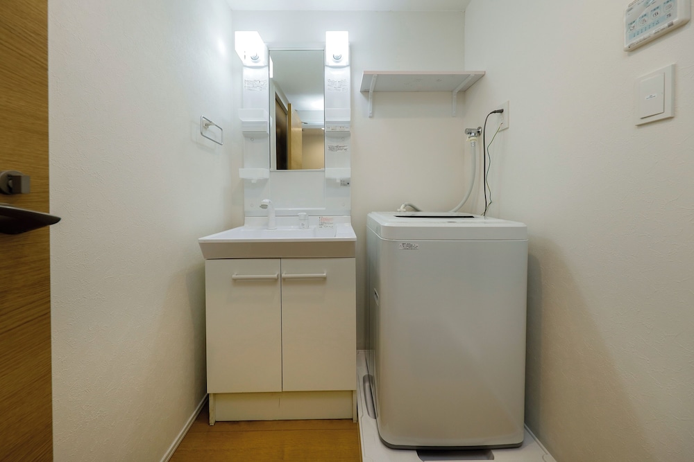 102/Non-smoking/2ppl ランドリー2 | Oakiville Nezu