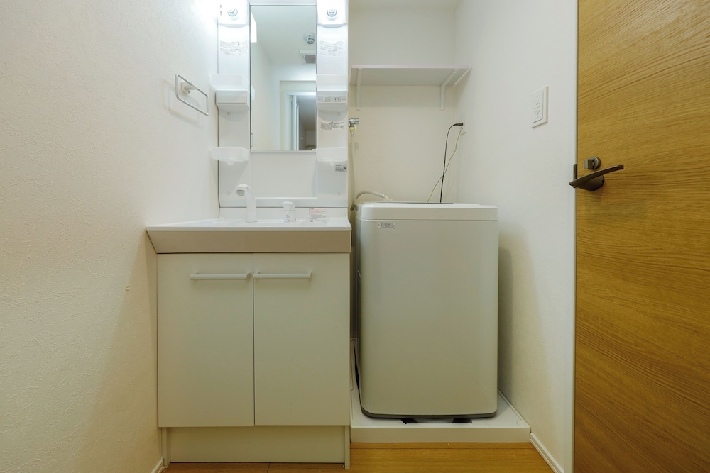 401/Non-smoking/3ppl ランドリー2 | Oakiville Nezu