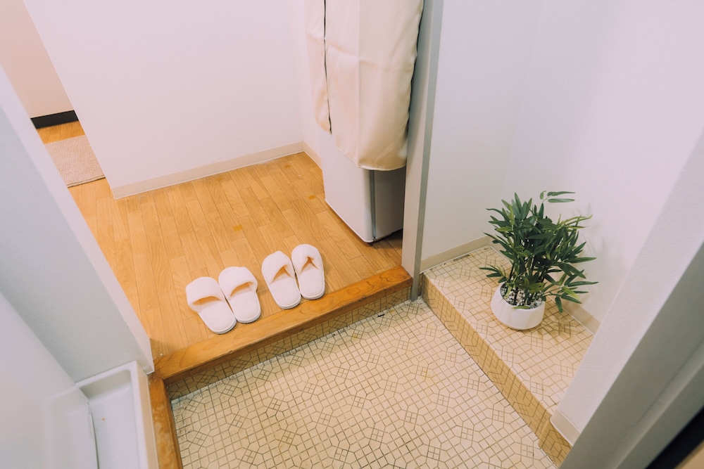 アパートメント ダブルベッド 2 台 禁煙 客室4 | Showa Bloom · 新宿と代々木が近い宿泊施設