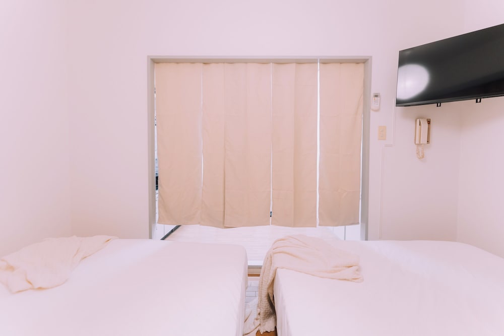 アパートメント ダブルベッド 2 台 禁煙 客室8 | Showa Bloom · 新宿と代々木が近い宿泊施設