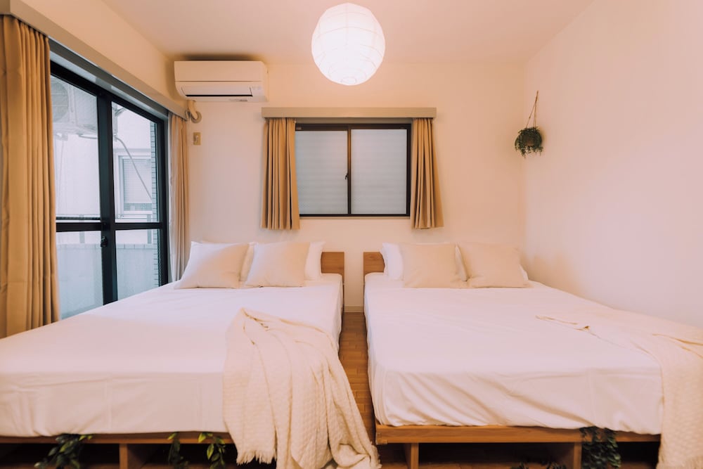 アパートメント ダブルベッド 2 台 禁煙 | Showa Bloom · 新宿と代々木が近い宿泊施設