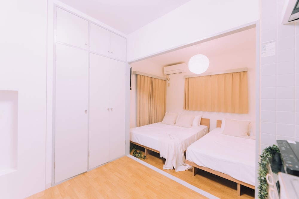 アパートメント ダブルベッド 2 台 禁煙 客室12 | Showa Bloom · 新宿と代々木が近い宿泊施設