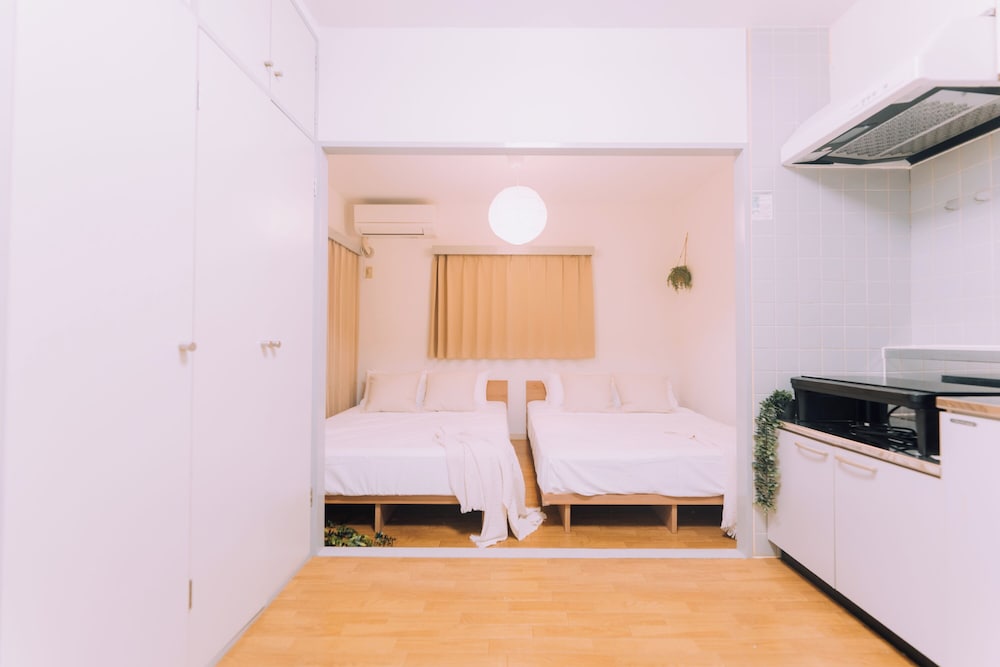 アパートメント ダブルベッド 2 台 禁煙 客室10 | Showa Bloom · 新宿と代々木が近い宿泊施設