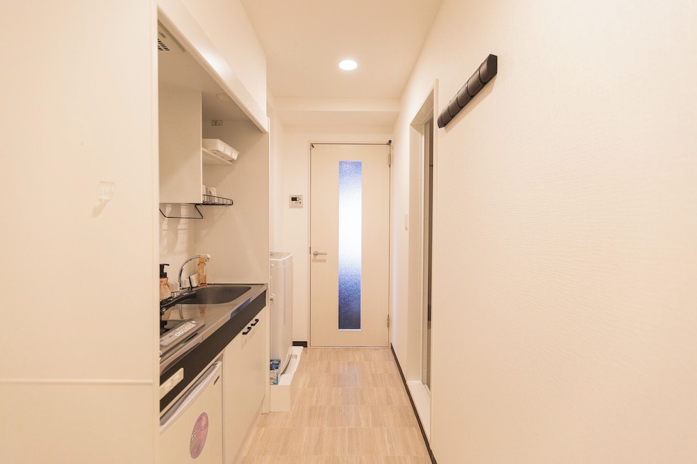 コンフォート 4 人部屋 バルコニー シティビュー 専用キッチン0 | b&Namba2