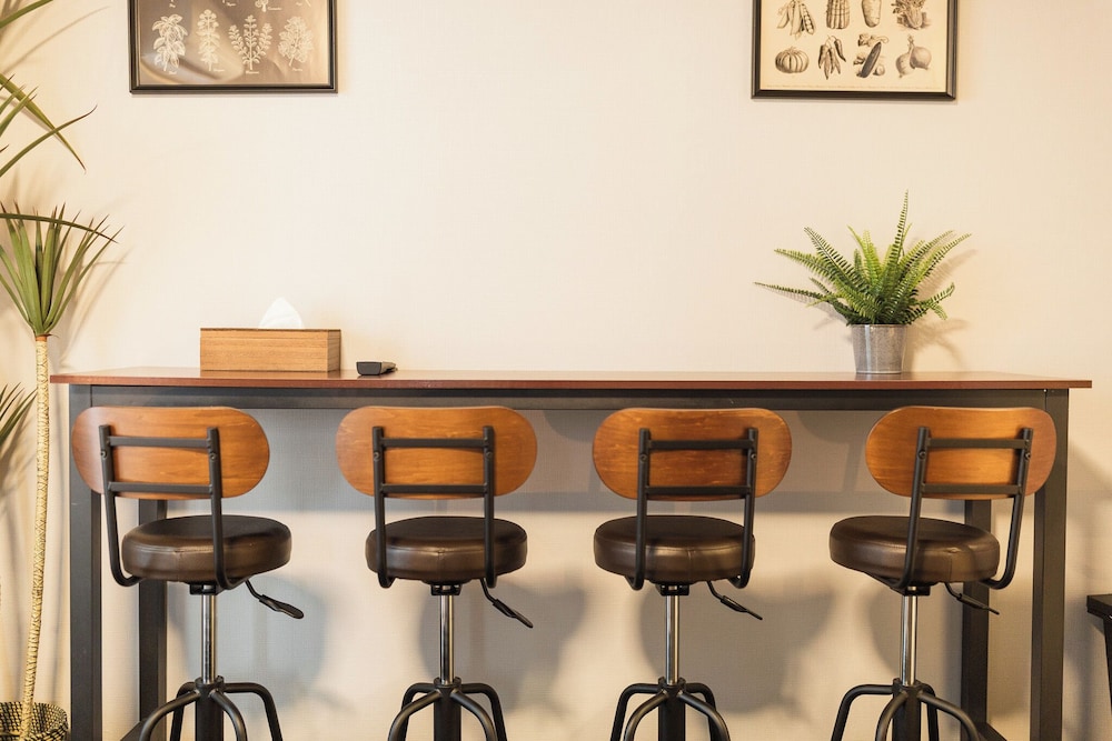 コンフォート 4 人部屋 バルコニー シティビュー 客室11 | b&Namba2