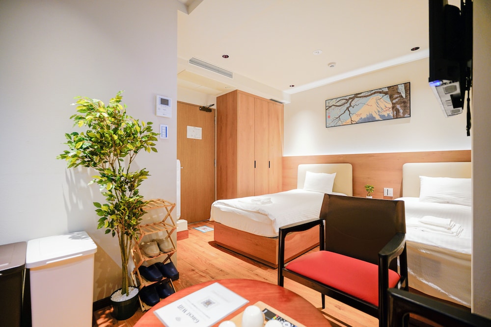 ベーシック ツインルーム シングルベッド 2 台 禁煙 専用バスルーム 客室内のダイニングエリア0 | 中野ワールドホテル