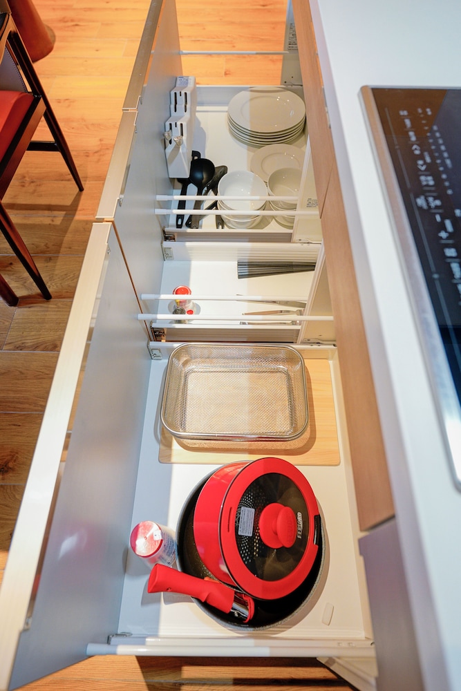 ベーシック トリプルルーム シングルベッド 3 台 禁煙 専用バスルーム 専用キッチン0 | 中野ワールドホテル