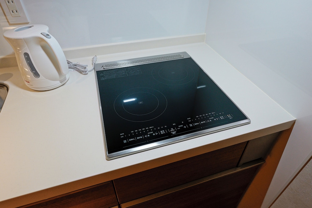 ベーシック トリプルルーム シングルベッド 3 台 禁煙 専用バスルーム 専用キッチン6 | 中野ワールドホテル